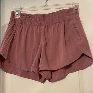 Lululemon shorts 4”